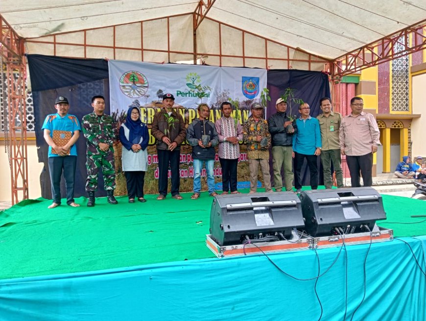 Dandim Tegal Ikuti Gerakan Penanaman Kembali Hutan Lindung Di Kabupaten Tegal