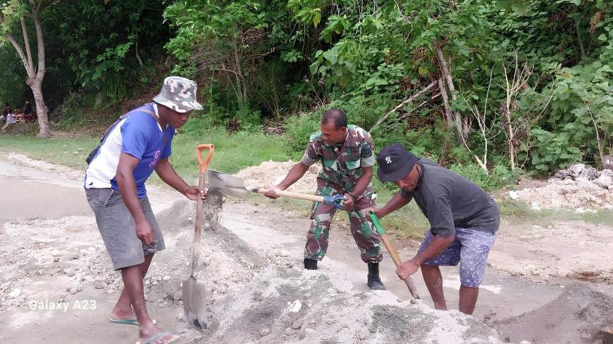 Lestarikan Karya Bhakti Babinsa Demta Gotong Royong Bersama Warga
