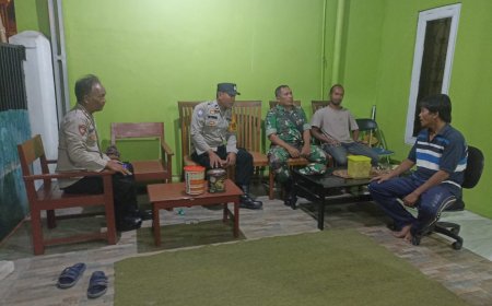 Sinergitas Babinsa dan Babinkamtibmas Melaksanakan Komsos Dengan Warga