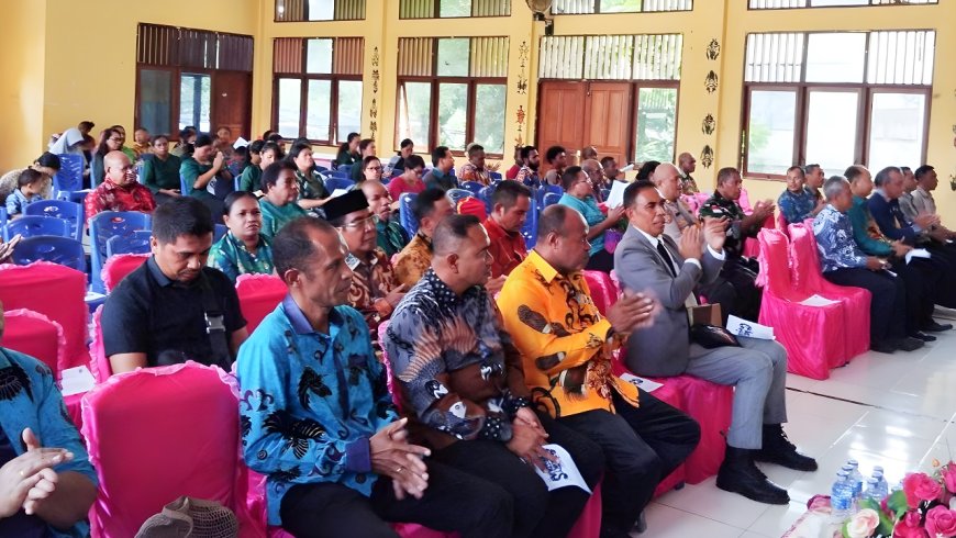 Danramil Depapre Dan Kepala Distrik Kompak Hadiri Natal Bersama Kementerian Agama