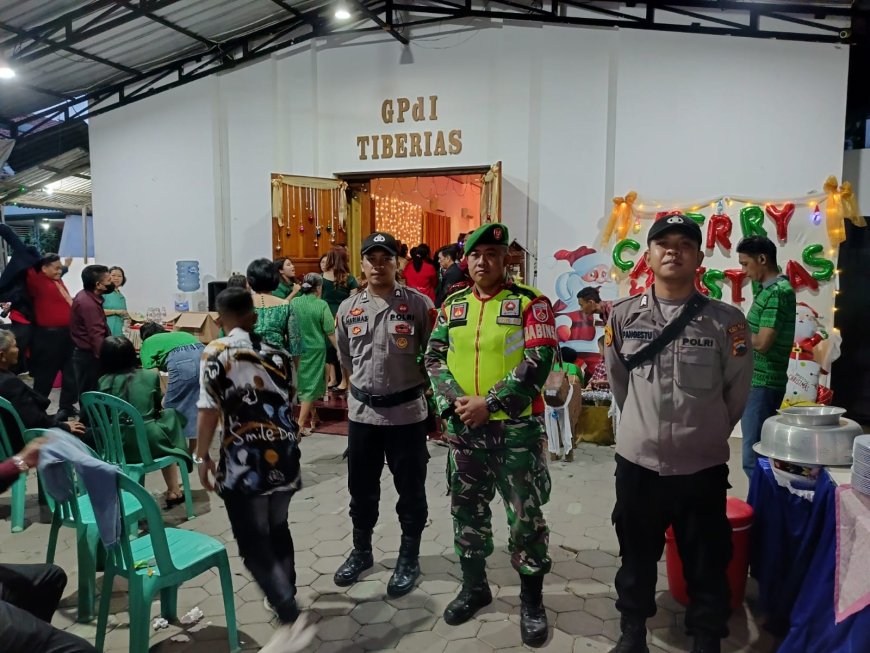 Berikan Rasa Aman, Babinsa Tegal Selatan Lakukan Pengamanan Perayaan Natal