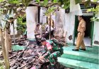 Babinsa Koramil Lebaksiu Datangi TKP Kebakaran Rumah Warga Binaan