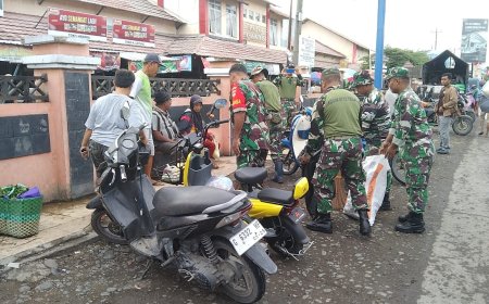 TNI Dan Polri Kompak Bersihkan Pasar Tradisional Kemantran