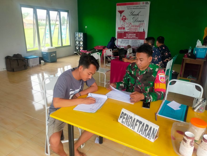 Babinsa Koramil Pangkah Dampingi Kegiatan Donor Darah