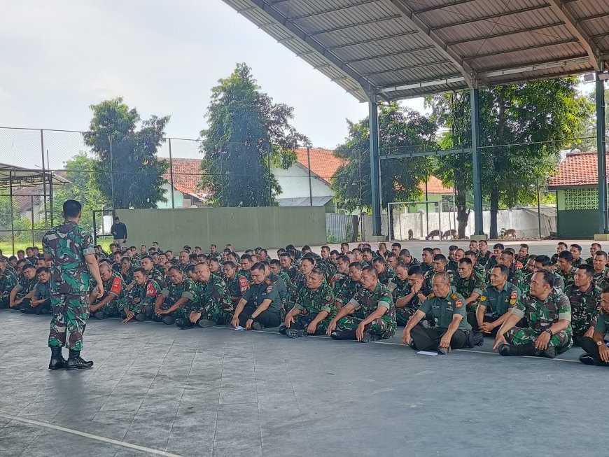 Dandim 0712 Tegal Berikan Arahan Jam Komandan Kepada Seluruh Prajurit