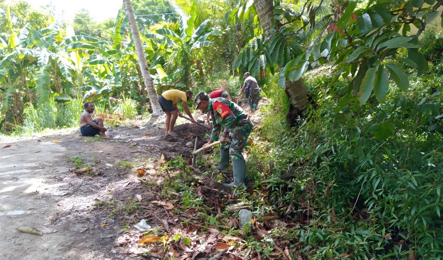 Halaman Gereja Tergenang Air Danramil Demta Bersama Warga Buat Saluran Pembuangan