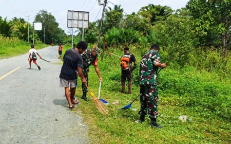 Lestarikan Budaya Gotong Royong Babinsa Unurum Guay Kerja Bakti Bersama Pemuda Kampung Beneik