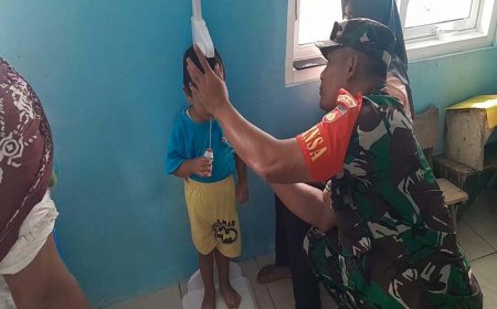 Babinsa Mendampingi Posyandu Balita dan Pembagian Vitamin A