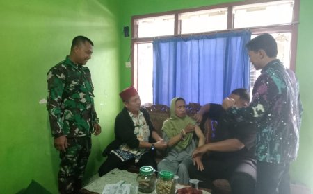Babinsa Serda Suroso Bersama Tenaga Kesehatan Jemput ODGJ Guna Menjalani Pengobatan