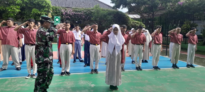 Motivasi dari Babinsa untuk Pelajar SLB Kenteng