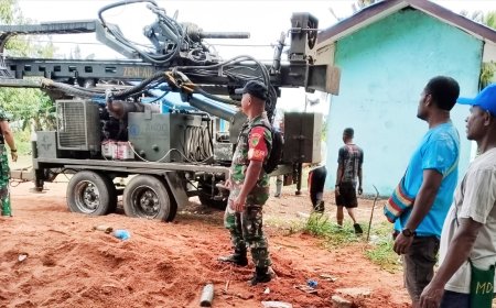 Penuhi Kebutuhan Air Babinsa Sentani Pendampingan Pembuatan Sumur Bor Program TNI Manunggal Air