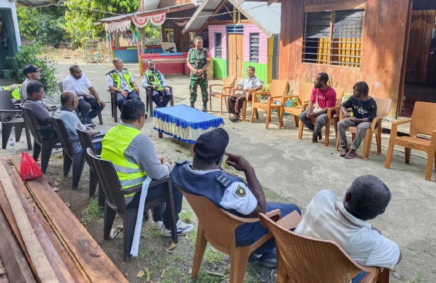 Sinergi PT Angkasa Pura Bersama Babinsa Sentani Lakukan Sosialisasi Keamanan Kepada Warga Sekitar Bandara Sentani
