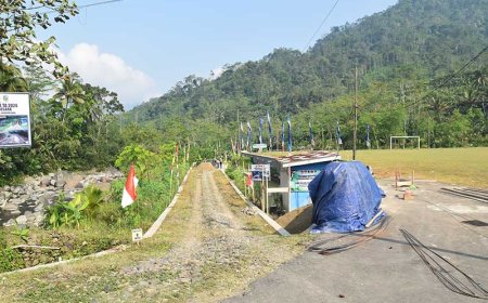 Pencanangan Titik Nol Pengecoran Jalan di Desa Sijenggung TMMD 120