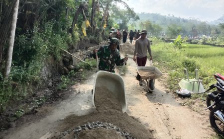 TNI Polri  dan Warga Sinergi Membangun Sijenggung