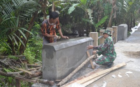 TMMD Reguler ke-120 Satgas dan Warga Sijenggung Selesaikan Pembangunan Jembatan
