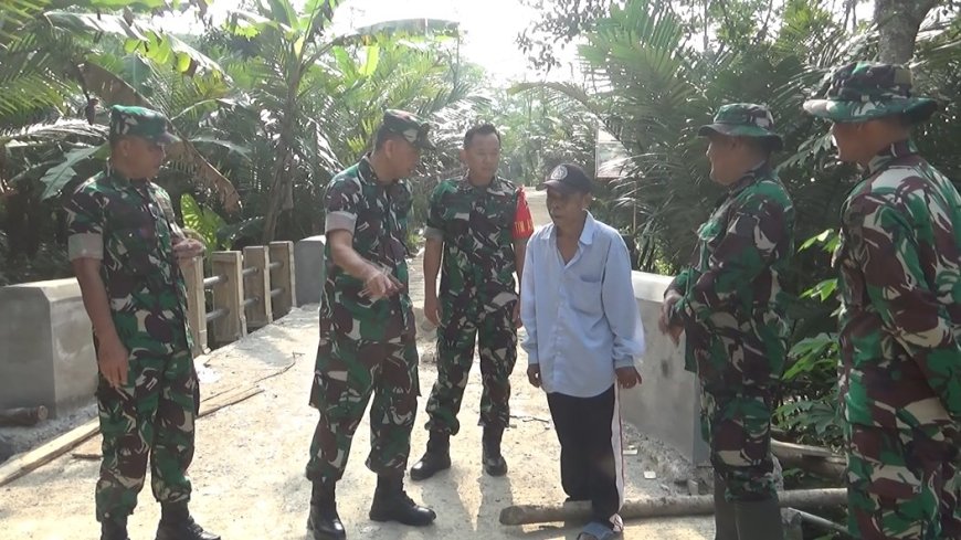 Warga Punggelan Ikut Senang Jalan Diperbaiki TMMD Reguler ke-120