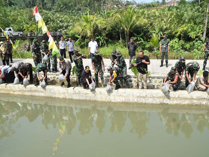 Peninjauan TMMD Tebar Benih Ikan Nila untuk Peningkatan Ekonomi Desa Sijenggung