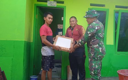 Semangat TMMD Bantuan Keramik untuk Rumah Layak Huni di Desa Sijenggung