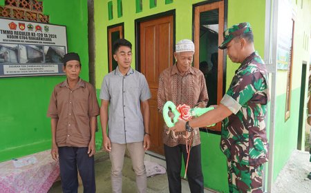 TMMD Reguler ke-120 Resmi Ditutup Warga Desa Sijenggung Terima Kunci Rumah RTLH