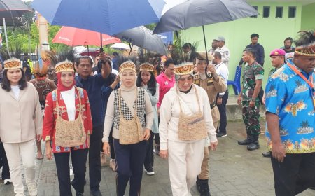 Sambut Ketua OASE KIM Kunjungi Festival Danau Sentani Pabung Jayapura Minta Masyarakat Lestarikan Budaya Papua