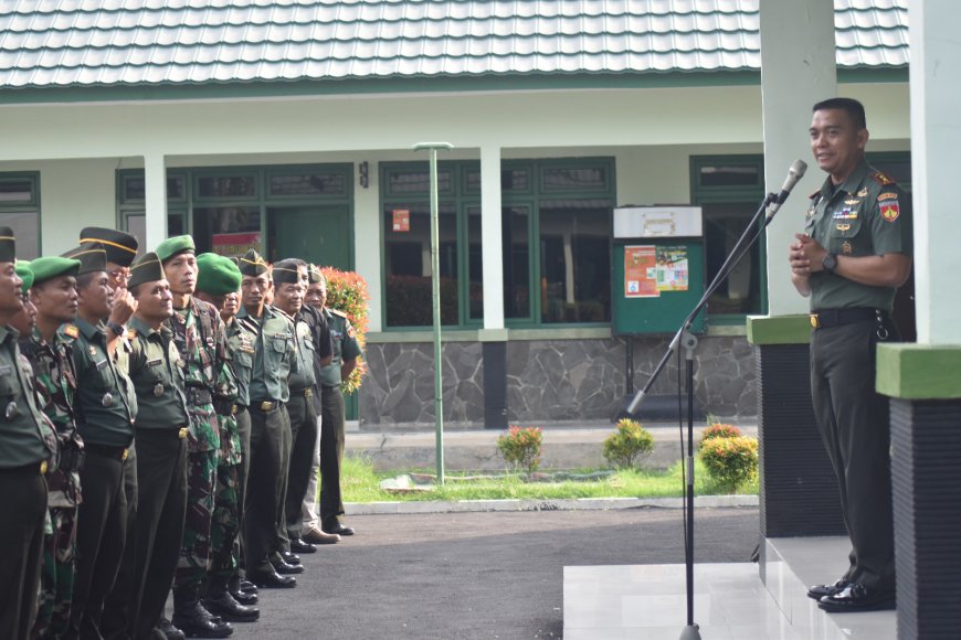 Setelah Pelaksanaan Upacara, Dandim 0712 Tegal Berikan Jam Komandan
