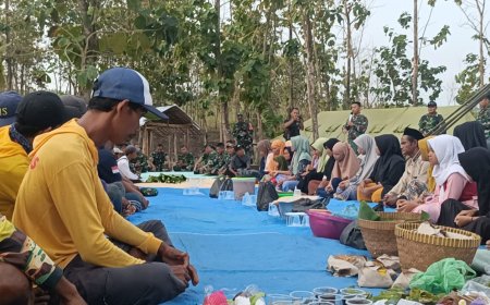 Bersama Warga Dukuh Karangsari, Dandim 0712 Tegal Syukuran Jembatan Gantung Merah Putih Siraong