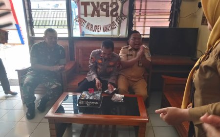 Danramil Bersama Camat Sumurpanggang Berikan Ucapan Selamat HUT Bhayangkara Ke -78 Kepada Polsek Sumurpanggang