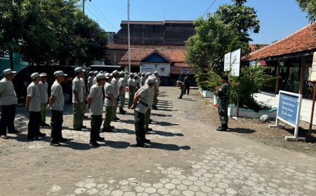 Babinsa Koramil Suradadi Beri Pelatihan Linmas