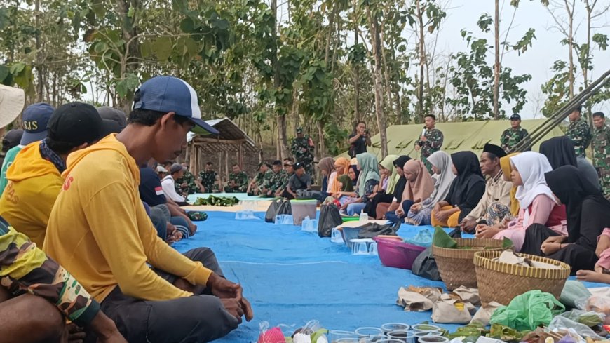 Bersama Warga Dukuh Karangsari, Dandim 0712 Tegal Syukuran Jembatan Gantung Merah Putih Siraong
