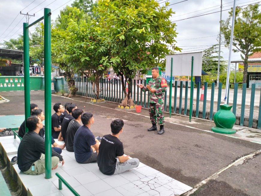 Babinsa Koramil Tegal Selatan Ajak Pemuda Untuk Gemar Berolahraga