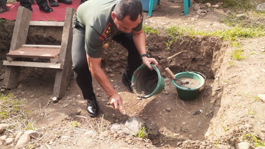 Pangdam IV Diponegoro Didampingi Dandim 0712 Tegal Laksanakan Peletakan Batu Pertama Jembatan Gantung Cenggini