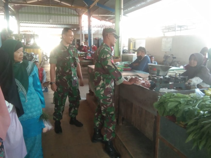 Babinsa Koramil 08 Talang Melaksanan  Monitoring Pasar Pesayangan
