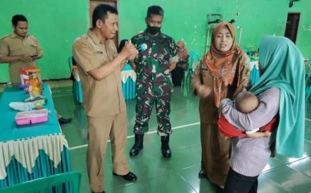 Danramil Dampingi Nakes Pembagian Susu untuk Ibu Hamil di Desa Binaan