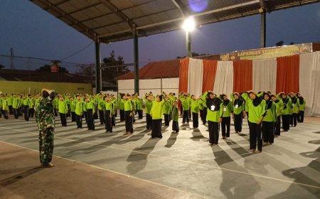 Latihan Dasar Kepemimpinan SMP Ma'arif NU Dukuhwaru Di Kodim 0712 Tegal