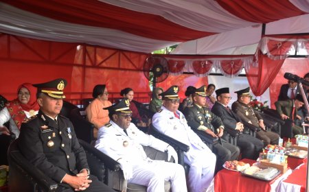 Dandim Jayapura Hadiri Upacara Pengibaran Bendera Merah Putih HUT RI Ke - 79 Kabupaten Keerom