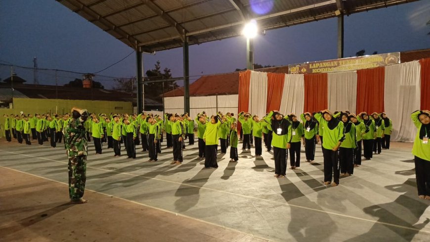 Latihan Dasar Kepemimpinan SMP Ma'arif NU Dukuhwaru Di Kodim 0712 Tegal