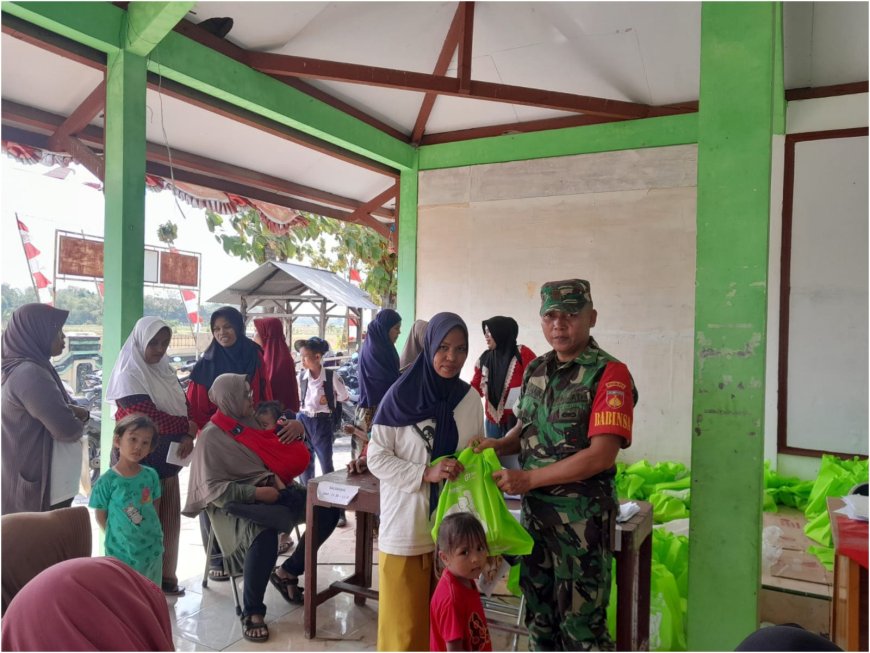 Babinsa Lebaksiu Damping Penyaluran Bantuan Stunting