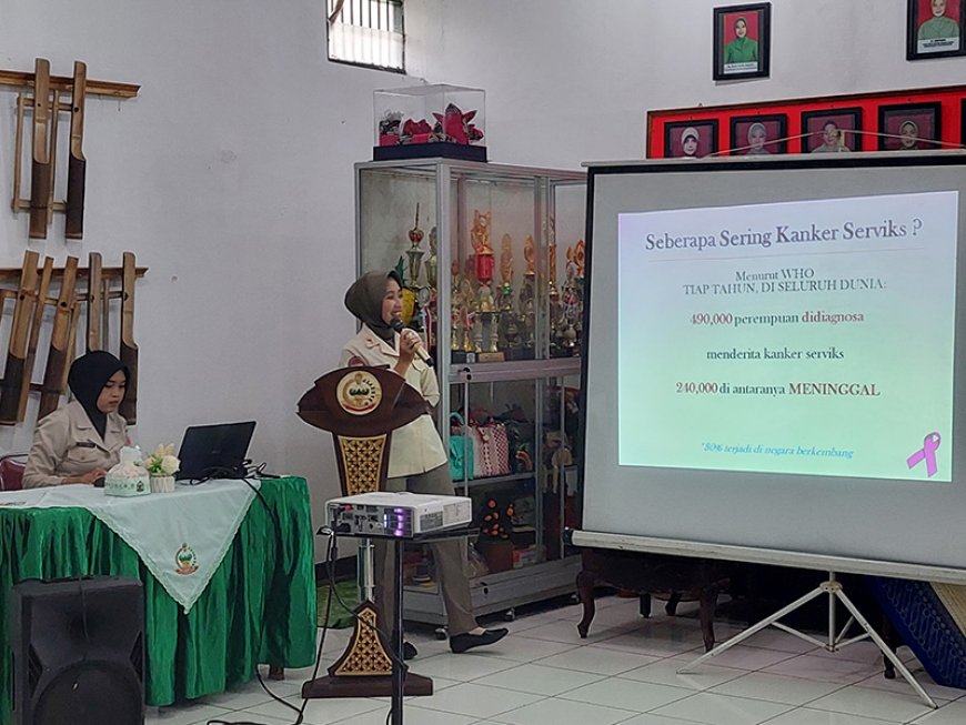 Penyuluhan Kesehatan Cegah Kanker Serviks dan Payudara Serta Tes IVA