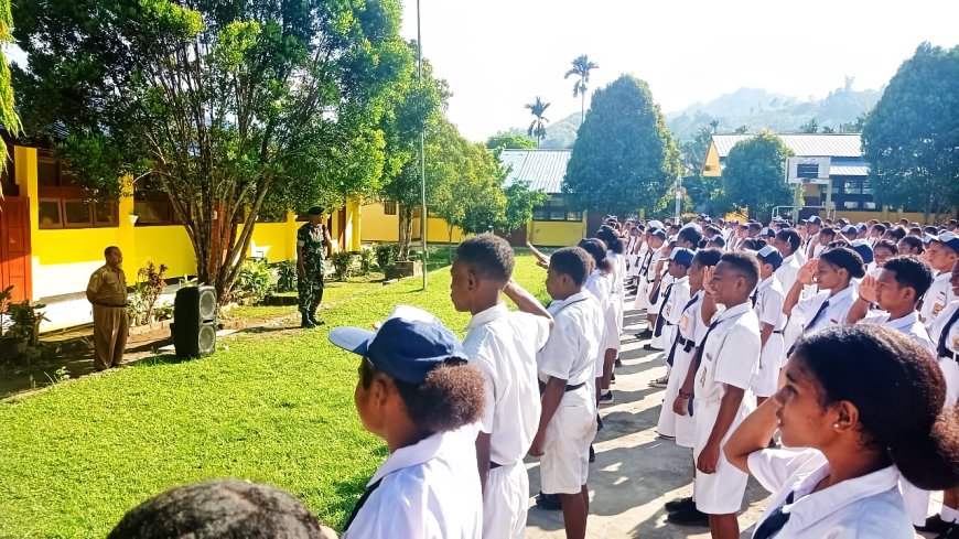 Babinsa Depapre Beri Wawasan Kebangsaan Tentang Sejarah Kelam Bangsa Indonesia