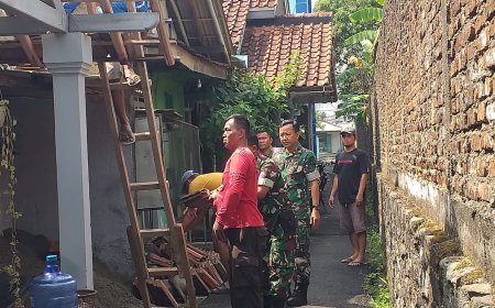 Danramil Pimpin Pembongkaran Rumah Warga Penerima Bantuan RTLH