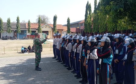 Danramil Slawi Berikan Wasbang SMK 1 Slawi
