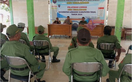 Terapkan Disiplin, Babinsa Lebaksiu Berikan Pelatihan Linmas Tegalandong