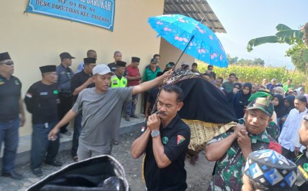 Bentuk Kepedulian, Babinsa Koramil Pangkah Takziah Ke Rumah Warga Binaan