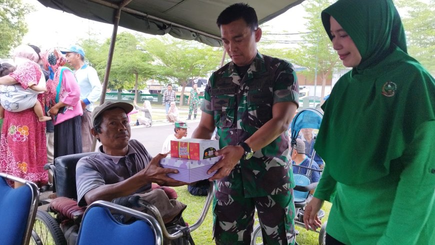 Kodim 0712 Tegal Bagikan Makan Gratis Di HUT TNI Ke-79