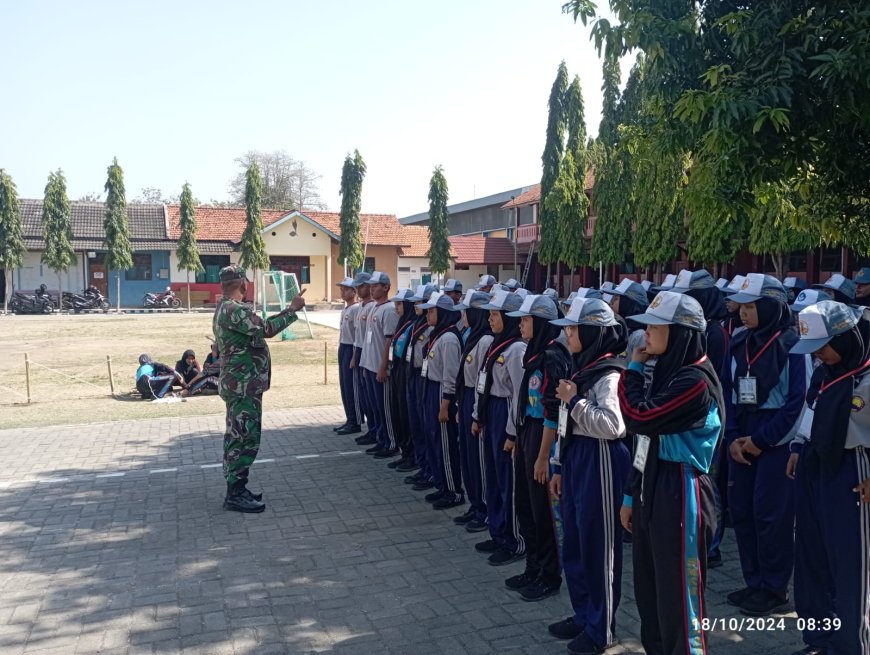 Danramil Slawi Berikan Wasbang SMK 1 Slawi
