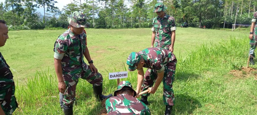 Karya Bakti Penanaman Pohon Sukun Upaya TNI mendukung Program Ketahanan Pangan dan Mendorong meningkatkan Perekonomian Warga