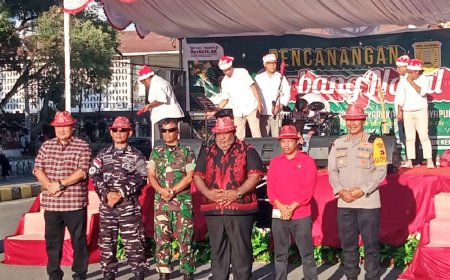 Suka Cita Sambut Natal Kepala Staf Kodim Jayapura Mengikuti Acara Pawai Gerbang Natal Kota Jayapura