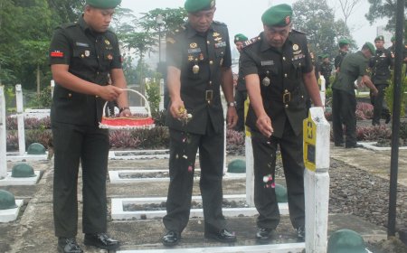Kasdim 0704 Banjarnegara Pimpin Ziarah Rombongan Peringatan Hari Juang TNI AD 2024