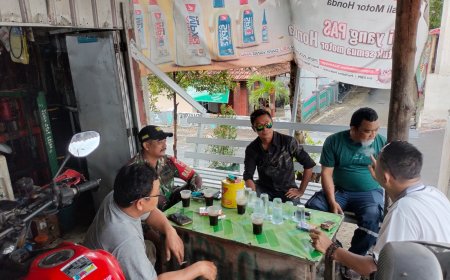 Jalin komunikasi dengan Masyarakat, Babinsa Koramil Kedungbanteng Sambangi Warga