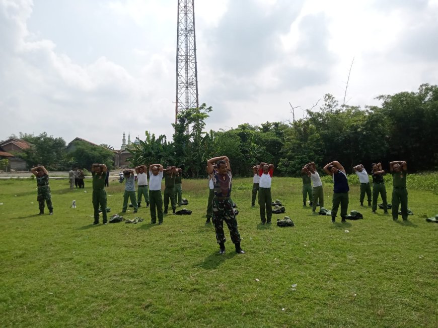 Tingkatkan Disiplin Linmas, Babinsa Koramil 05 Suradadi Latih PBB Dan Wawasan Kebangsaan